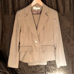 Mocha/Tan coloured classic pantsuit